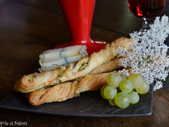 Feuilletés apéro à la carotte sauvage et au parmesan