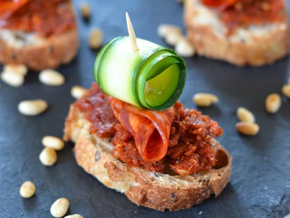 Toast de pesto de tomate séchée et Pata Negra