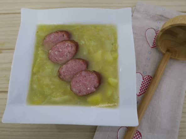 Soupe jurassienne à  la saucisse de Montbéliard