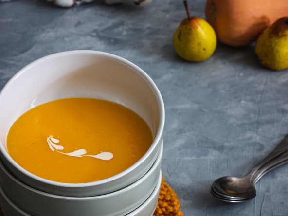 Soupe à la courge butternut et à la poire