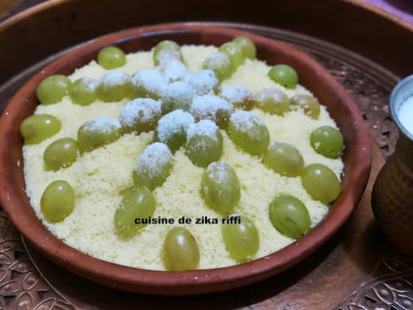 Couscous fin sucré aux raisins blancs