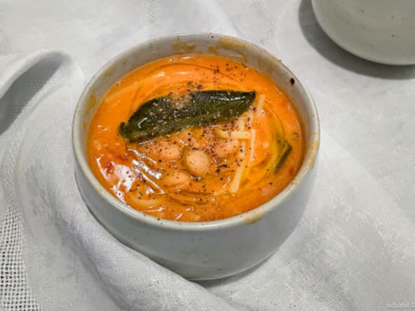Soupe de haricots blancs à la sauge