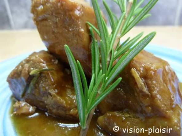 Sauté de porc au caramel léger et romarin