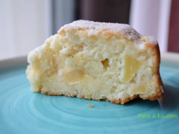 Gâteau à la pomme au combava et aux blancs d’œufs