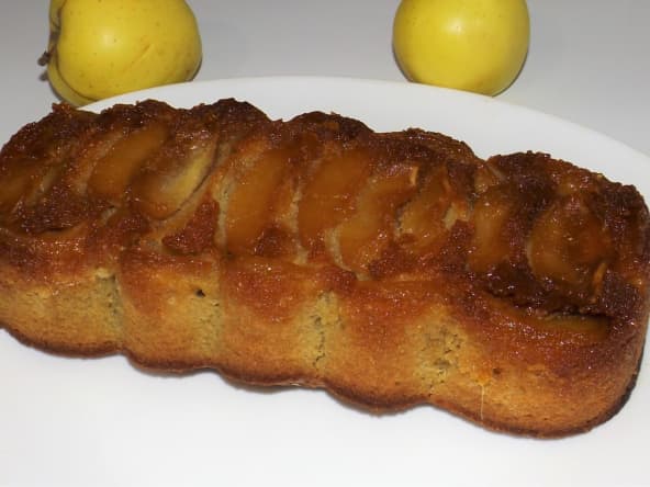 Quatre-quarts renversé aux pommes