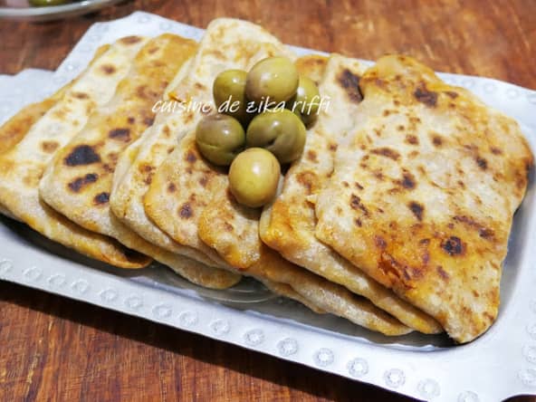 Crêpes salées à la chakchouka aux oignons verts