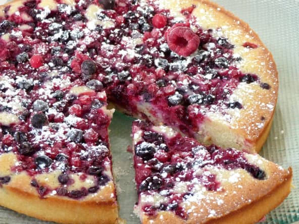 Financier géant aux fruits rouges