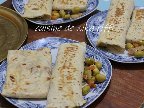 Burritos mexicain poulet veau et oeufs brouillés