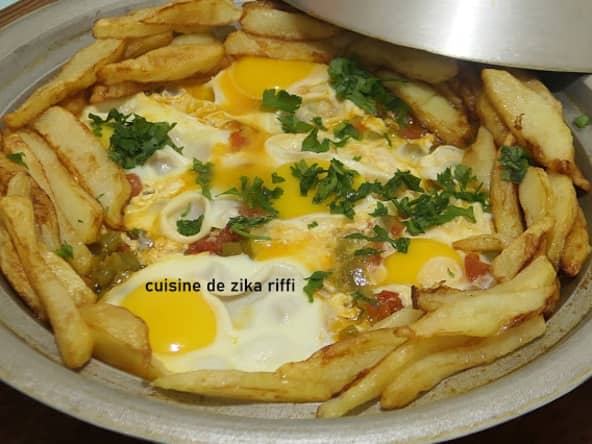 Tajine aux frites poivrons ail et tomates grillés et lijotés