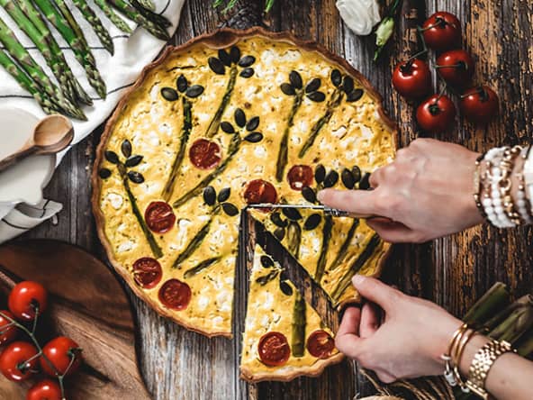 Quiche curcuma, asperges et feta