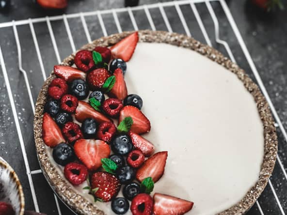 Tarte crue vegan fruits rouges et fleur d'oranger