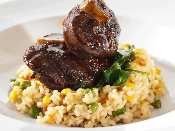 Osso buco de veau à la milanaise, risotto et petits pois