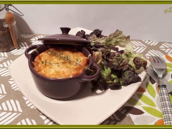 Clafoutis aux oignons, champignons et saumon