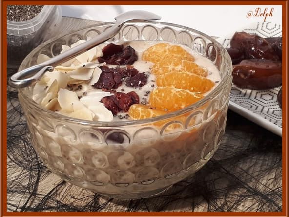 Chia pudding aux dattes et lait d’amande