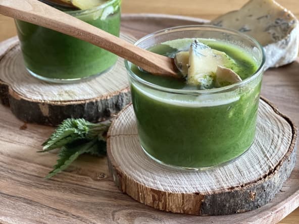 Soupe d'orties au bleu du Vercors