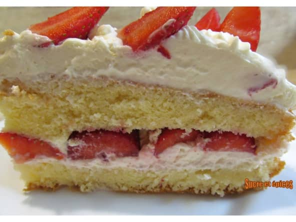 Gâteau aux fraises et à la chantilly