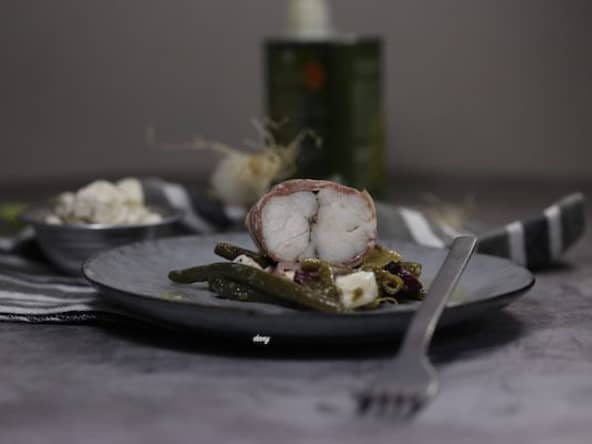 Rôti de lotte au beurre d'herbes et haricots verts à la feta