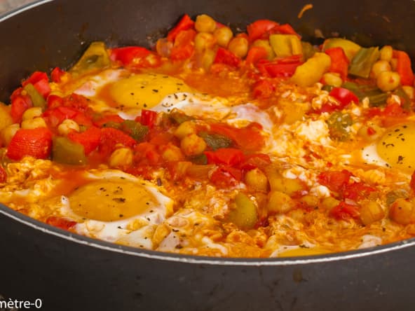 Chakchouka aux œufs et pois chiches