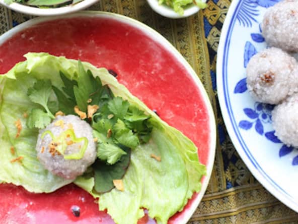 Boulettes laotiennes vapeur de porc caramélisé et de perles de tapioca