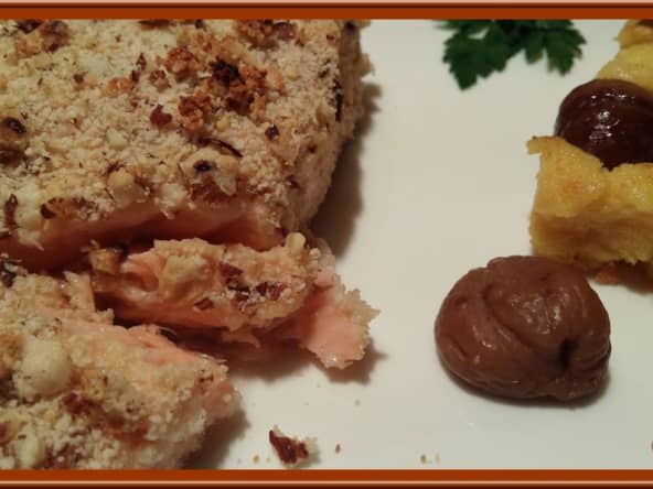 Pavé de saumon en croûte de noisettes, polenta aux châtaignes et aux herbes