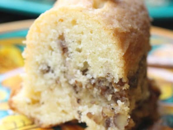 Gâteau aux noix hachées et cardamome