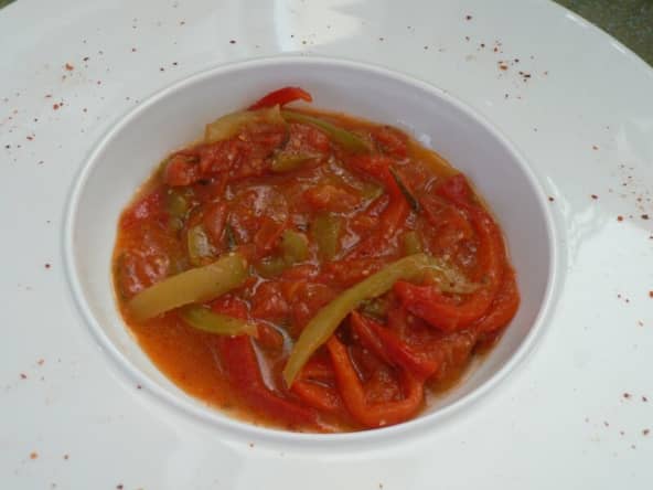 Piperade aux poivrons et au piment d’Espelette