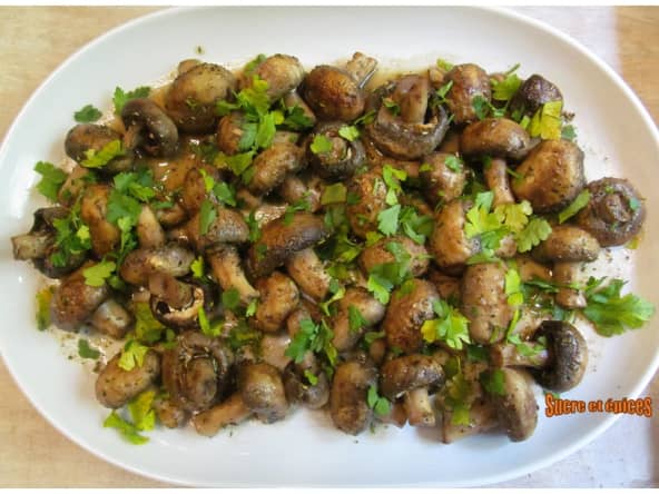 Champignons au four au beurre et à l'ail