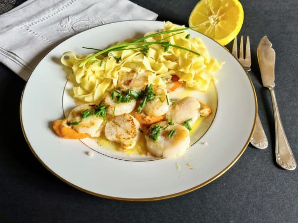 Coquilles Saint-Jacques au citron et à la ciboulette