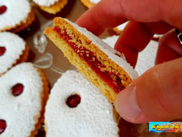 Sablés lunettes à la marmelade de framboises