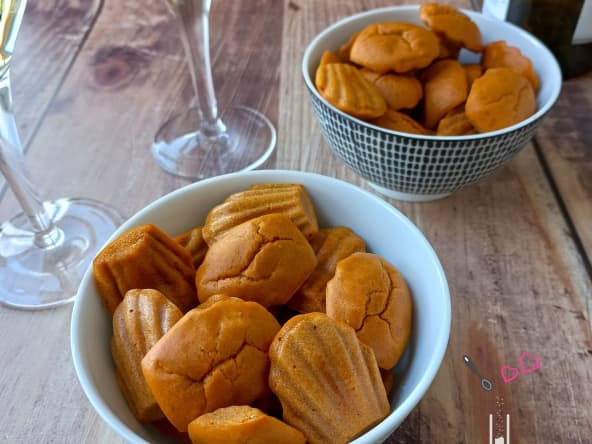 Mini madeleines salées à la tomate