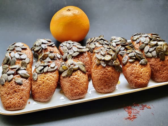 Madeleines moelleuses au safran, orange et miel