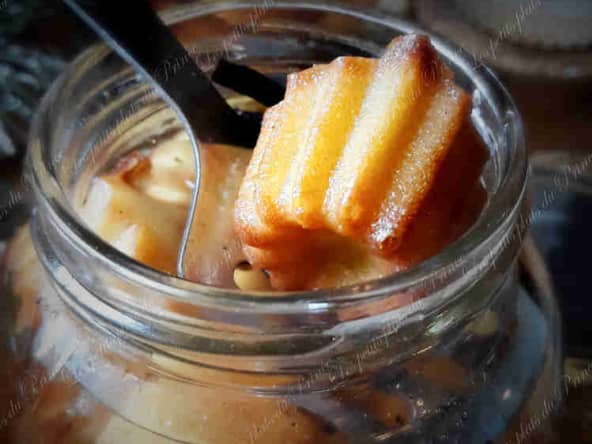 Mini babas au rhum en bocaux