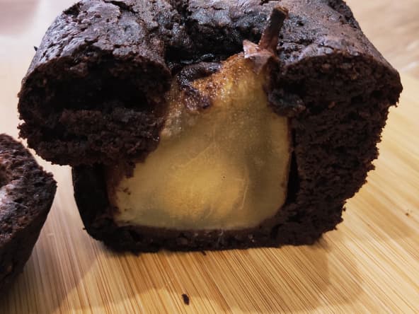 Cake chocolat poires pochées au café