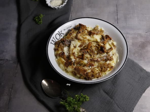 Purée aux girolles et oignons confits