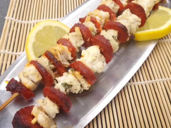 Brochettes de loup de mer au chorizo