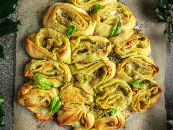Pizza rolls au pesto en forme de sapin pour les fêtes