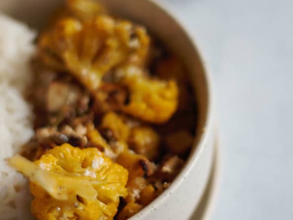 Poêlée de chou-fleur, tofu ferme et tofu soyeux