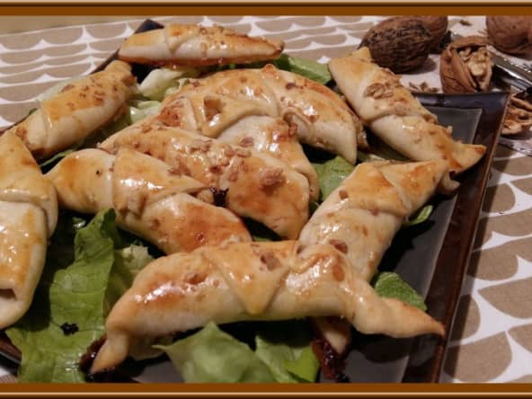 Mini-croissants gorgonzola et noix