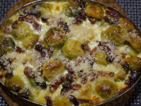 Gratin de choux de Bruxelles au parmesan et lardons