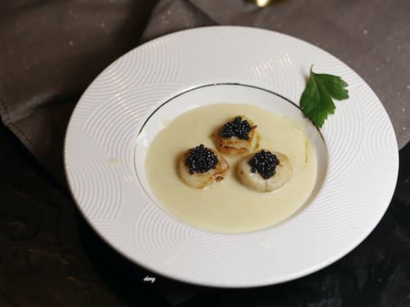 St-Jacques snackées crème de panais et caviar d'Aquitaine