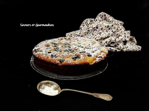 Gâteau aux dattes et aux cerises
