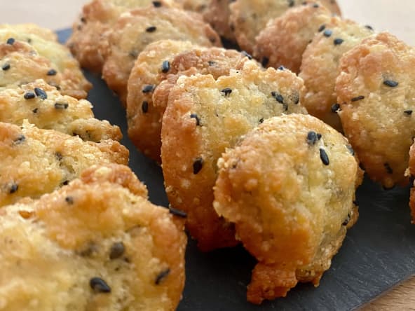 Biscuits apéritif au parmesan et sésame