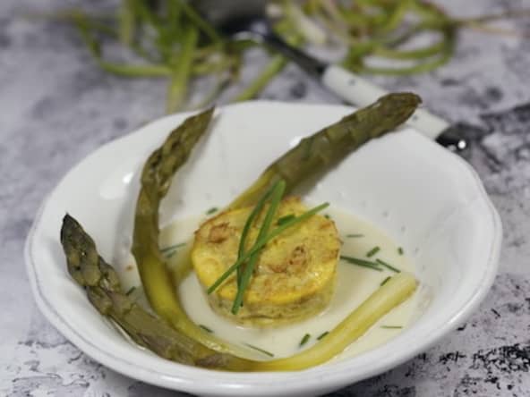 Flans de queues d'asperges vertes et crèmes d'épluchures