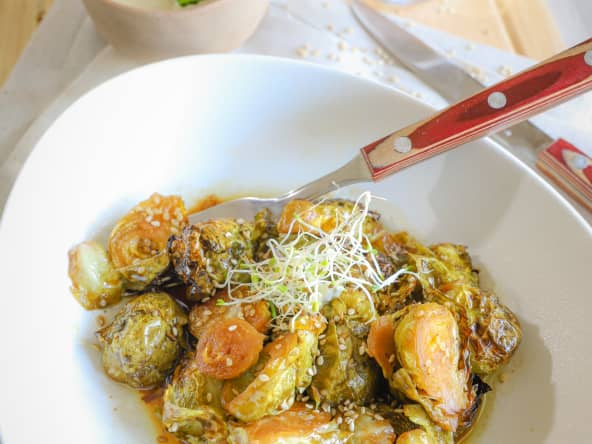 choux de bruxelles rôtis sauce cacahuète sans gluten