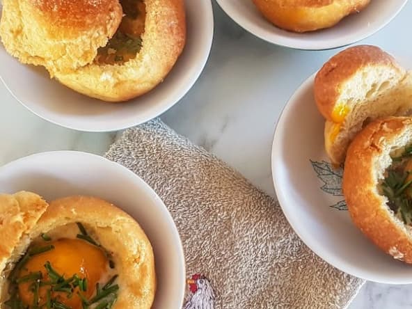 Oeufs cocotte en brioche pour Pâques