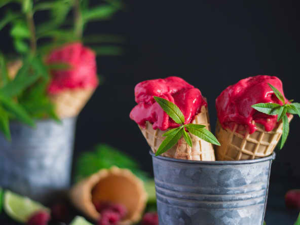 Sorbet fait maison à la framboise, à la verveine et au citron vert