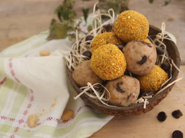 Boules d'énergie aux pois chiche, cacahuète, orange confite et chocolat