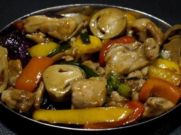 Sauté de poulet asiatique aux poivrons comme on le cuisine à La Réunion