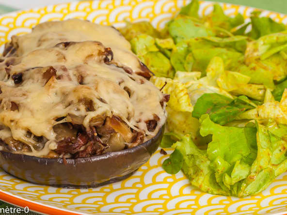 Aubergines farcies aux cèpes et confit de canard : un pur délice !