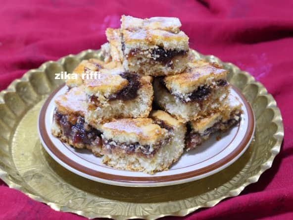 Tarte à la confiture de raisins et pâte aux amandes